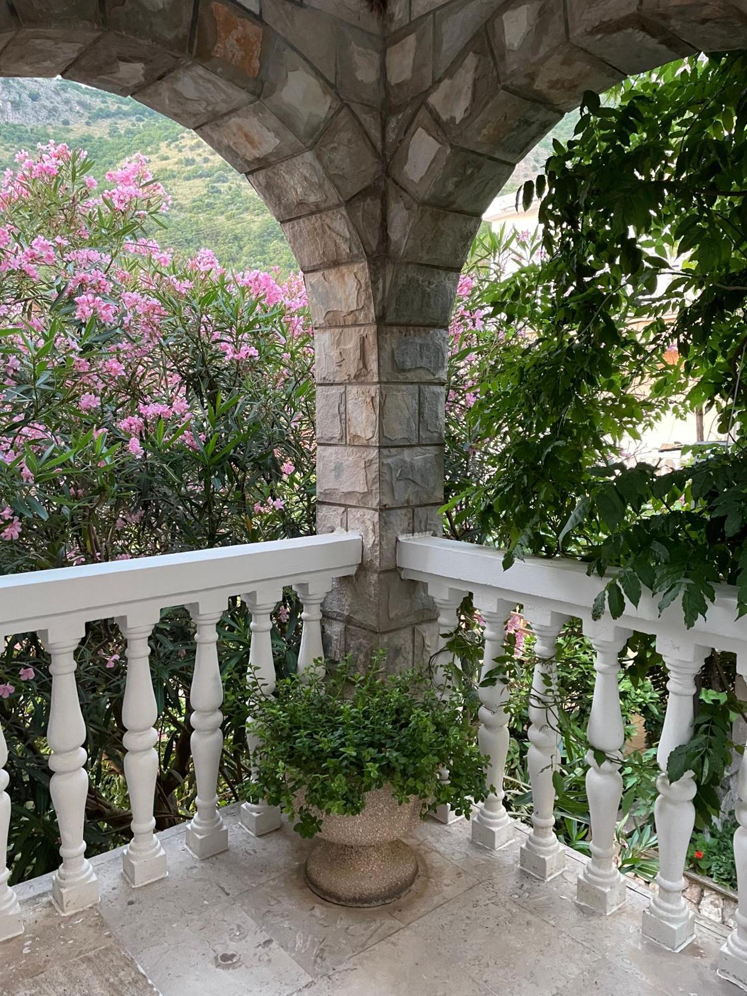 Apartments Sana Sveti Stefan Exterior foto